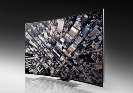 Самсунг представил первый в мире изогнутый телевизор UHD TV
